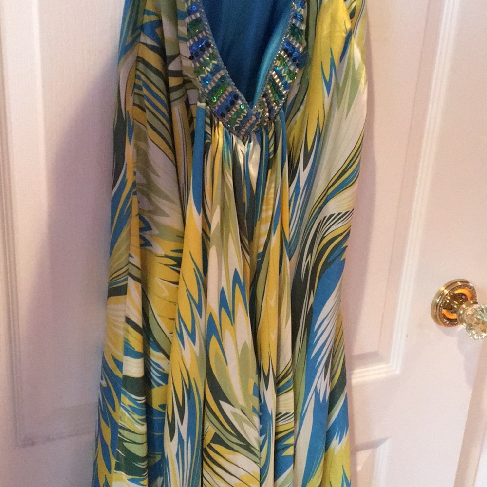 Dress - Picture 5 of 8
